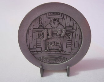 Vintage Pewter, 1982 Christmas (Mini) Plate by Spoontiques,Christmas Hearth with Stockings, 5 Minutes 'Til Christmas, Fine Detail, One Owner