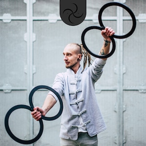 Black Eight Ring • Magnetic Foldable 8-ring