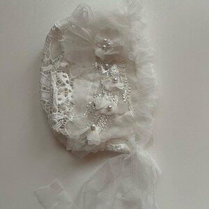 capó blanco de niña, bonete de bebé, gorro de recién nacido, gorro de pastel aplastante, capó de niñera, capó de accesorios fotográficos, bonete de bautismo de bautizo, newbor