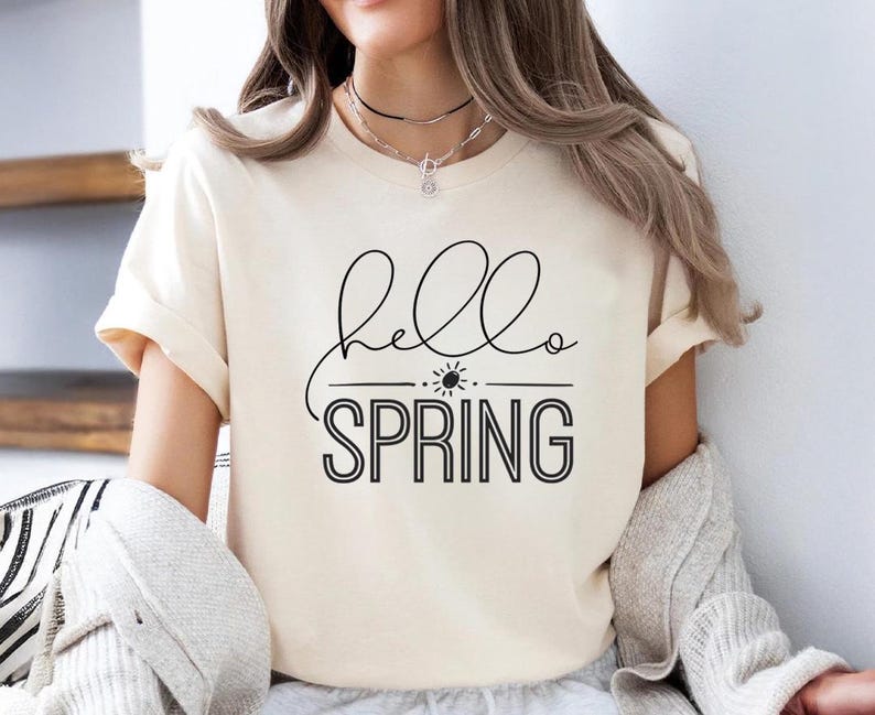 Hello Spring Shirt Minimal Script Easter Graphic Tee Seasonal Spring Design imagem 4