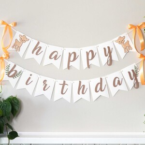 Cartel de feliz cumpleaños con ciervos del bosque, letrero de primer año, decoración para fiesta