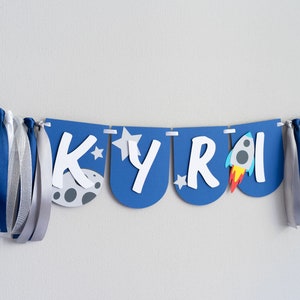 Weltraum Hochstuhl Name Banner Baby Junge erster Geburtstag Rakete Party Dekoration Bis zum Mond und zurück Girlande Foto Requisite