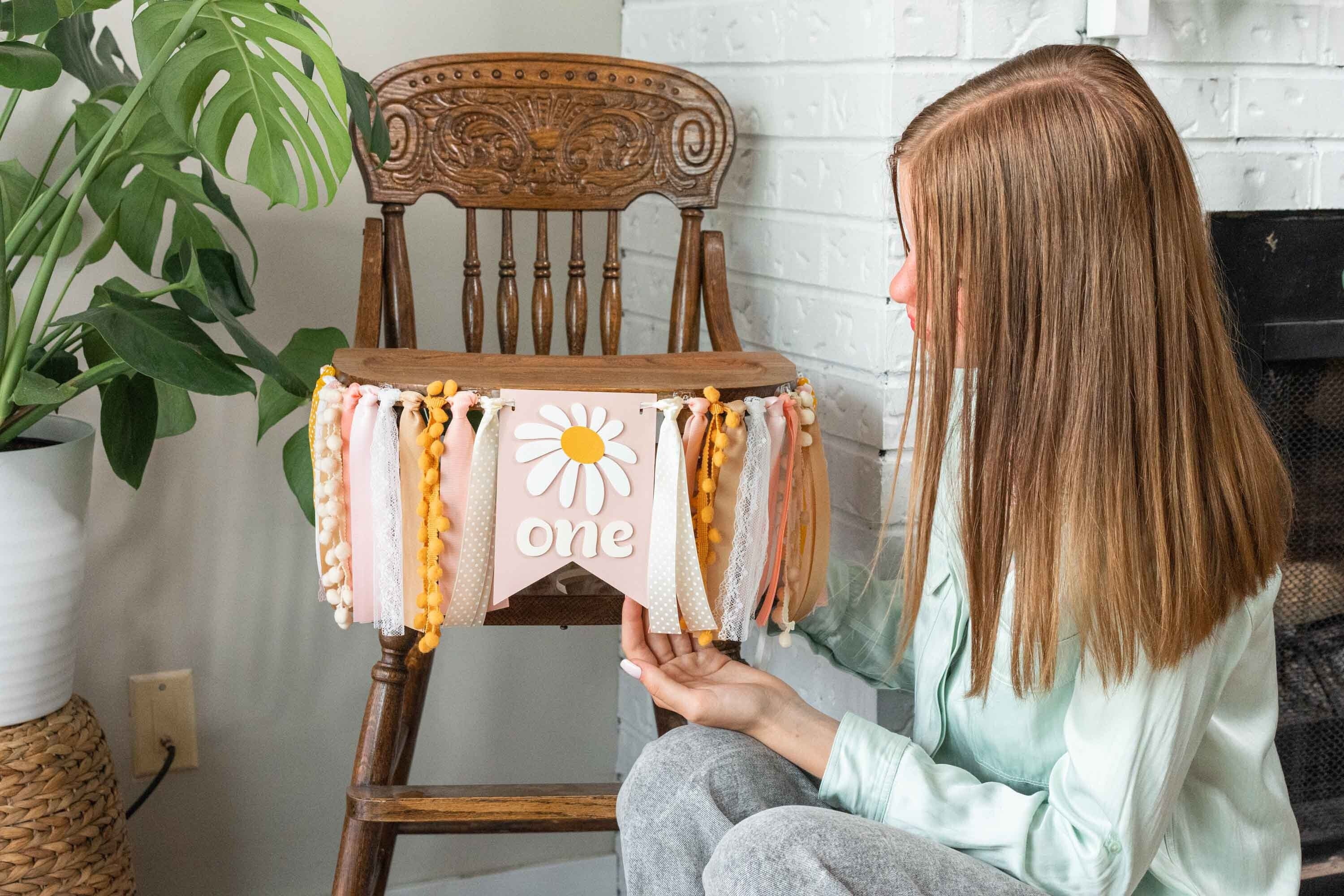 Daisy One Banner High Chair Sign 1st Birthday Garland Cute Groovy Flower Power Theme Party Decor