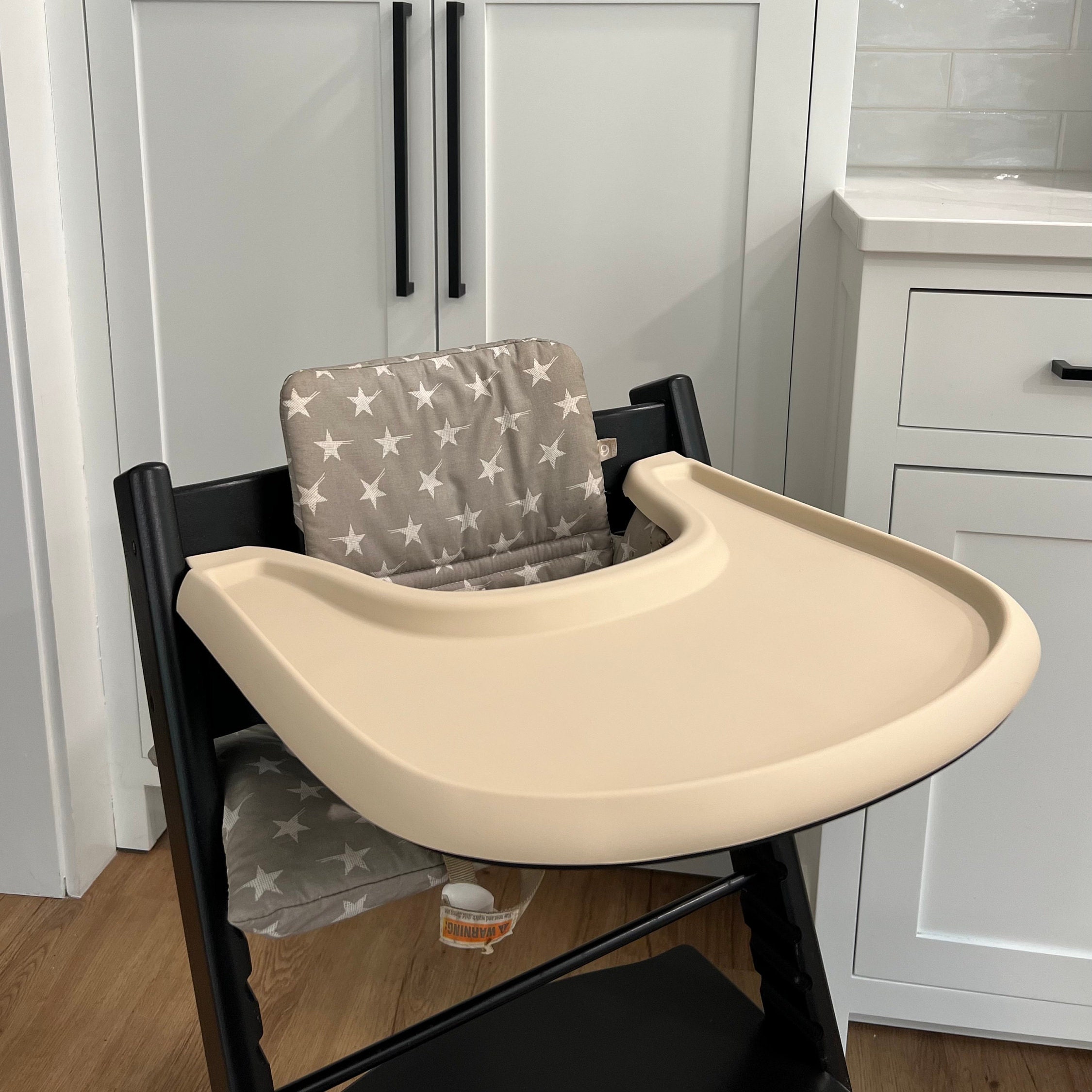  Gembebe Bandeja de silicona compatible con bandeja para silla  alta Stokke Tripp Trapp (caramelo) : Bebés