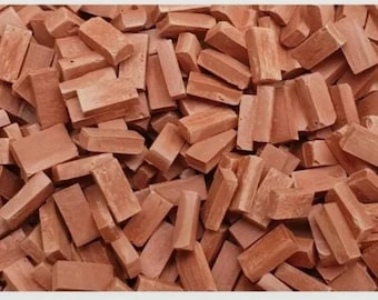 250 1:35th Scale Miniature Dolls House War Gaming Model Railway Bricks / Rubble