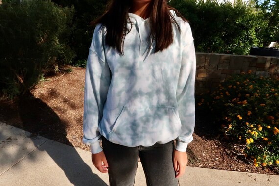 neutral tie dye sweatshirt