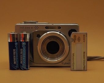 Sony Cyber-Shot DSC-W1 5.1MP Digital Camera Silver