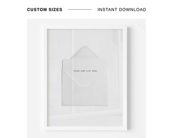 Piense menos viva más cita, impresión de cita personalizada inspiradora, tipografía motivacional en blanco y negro, decoración de pared de moda de alta calidad