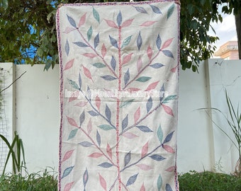 Nakshi Kantha Quilt, handgefertigter Überwurf, handgenähte Baumwolldecke, antike Kantha-Tagesdecke, wendbar, Vintage-Bettdecke, indische Boho-Decke