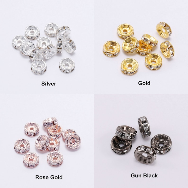 Pu&ograve; includere: Assortimento di 10 cappucci per perline in quattro colori diversi: argento, oro, oro rosa e nero opaco. Ogni cappuccio per perline &egrave; decorato con una fila di strass trasparenti.