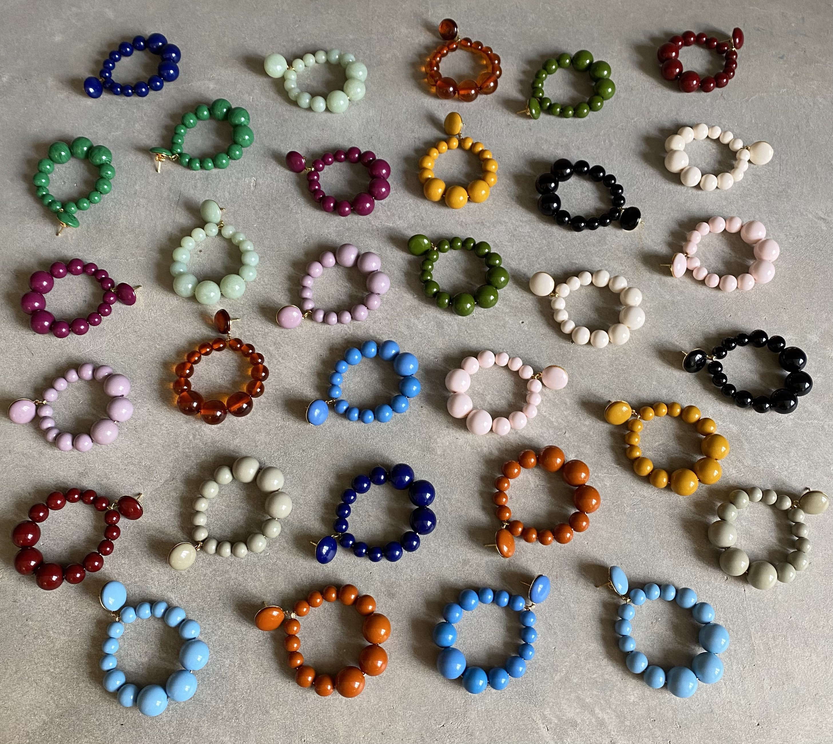 Vintage earrings resin beads M