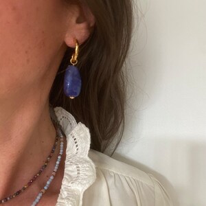 June half creoles in brass and resin Bleu roi