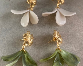Georgina flower earrings and resin pendant