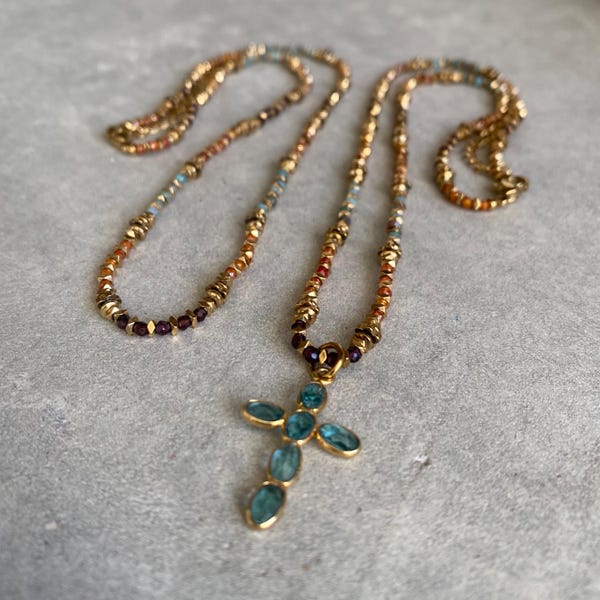 Aris choker necklace in semi-precious stones