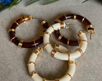 Lola Rings hoop earrings in resin and fine gold-plated rings