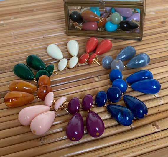 Boucles D’Oreilles Créateur La Rose Pourpre – Cabochon Résine Bleu Vintage, Doré, Clip – Occasion