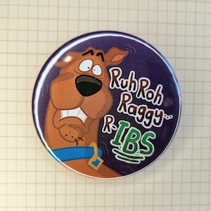 IBS-cartoonparodie grote button-badge van 58 mm | Studio van Ionzy