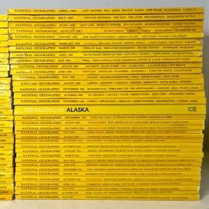 National Geographic Magazine Collection of 66 Issues between 1970s, 1980s & 2010s, World Travel Photography and Vintage Advertisements Bild 5