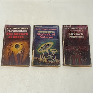 Tre romanzi di fantascienza di E. E. “Doc” Smith, serie Skylark of Space, libri di fantascienza vintage, tascabili Pyramid