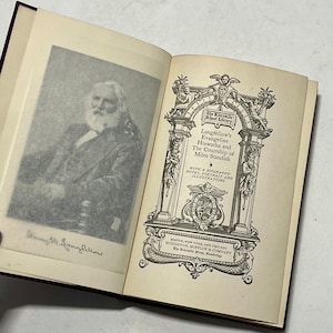 1886 Longfellow's Evangeline, Hiawatha & Courtship of Miles Standish, livre de poésie antique de Henry W. Longfellow, reliure victorienne en cuir