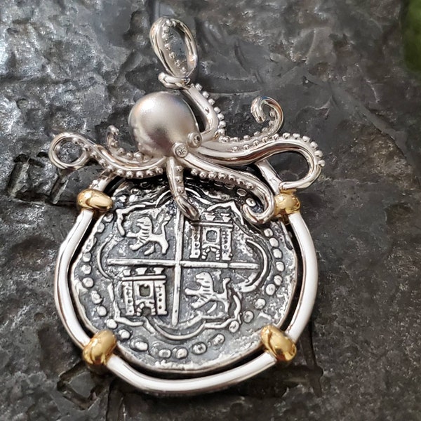 Colgante de moneda de plata con forma de pulpo de Atocha y tesoro del naufragio