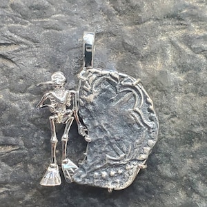Atocha treasure shipwreck skeleton Diver