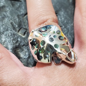 Sterling silver sting ray ring with abalone