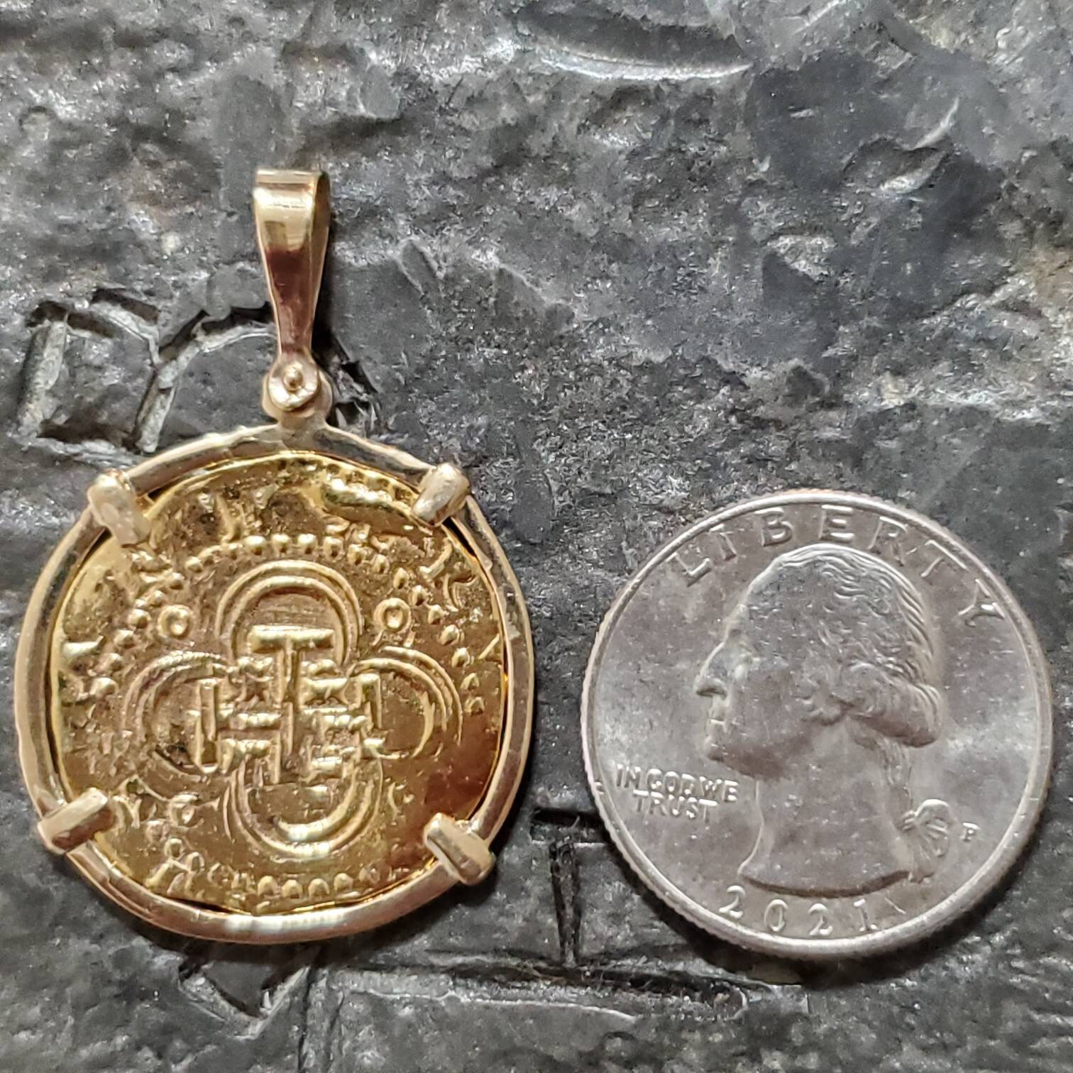 Atocha 14kt solid gold pendant
