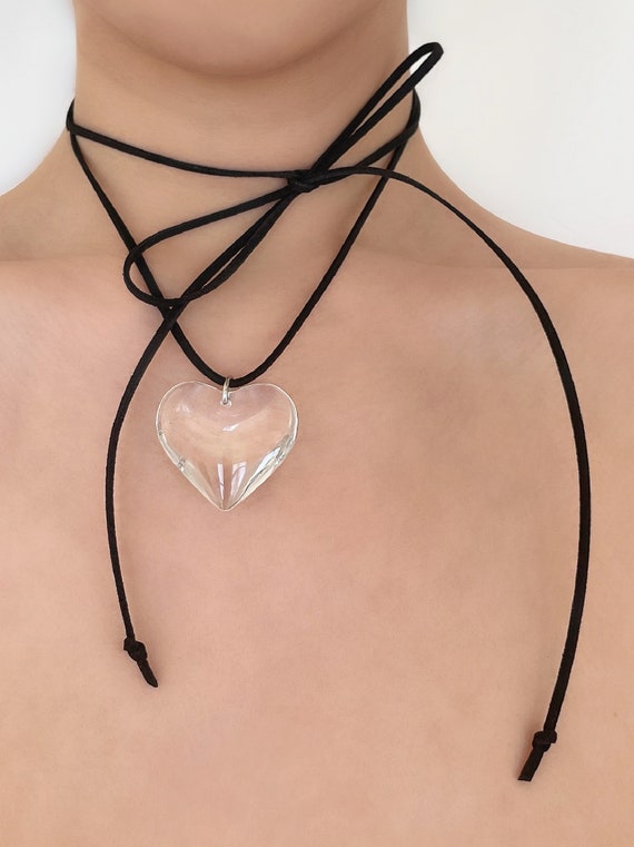 Clear heart choker deals