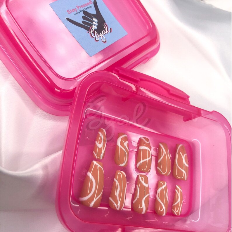 SQUIGGLE Wavy Gel Press on Nails Reusable Salon Quality Etsy SQUIGGLE Wavy Gel Press on Nails Reusable Salon Quality Etsy