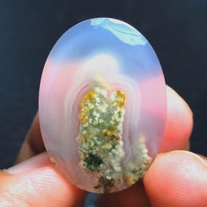 Schilderachtige cabochon van mosagaat: edelsteen Java-eiland (33 x 23 x 6 mm)