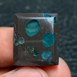 Cabujón amigdaloidal: Piedra preciosa natural de la isla de Java (20x18x5,5 mm)
