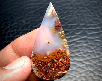 Handgemaakte cabochon van natuurlijk mosagaat: hangersteen (24 x 47 x 4,5 mm)