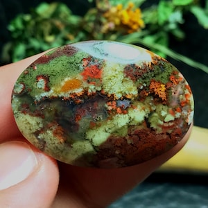 Malerischer Moosachat Cabochon: Indonesischer Edelstein (31x22x5 mm)