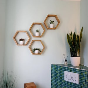 Étagères hexagonales TAILLE MOYENNE, expédition rapide / Étagères en nid dabeille / Étagères murales / Art mural / Étagères flottantes / étagère de cuisine / salle de bain image 2