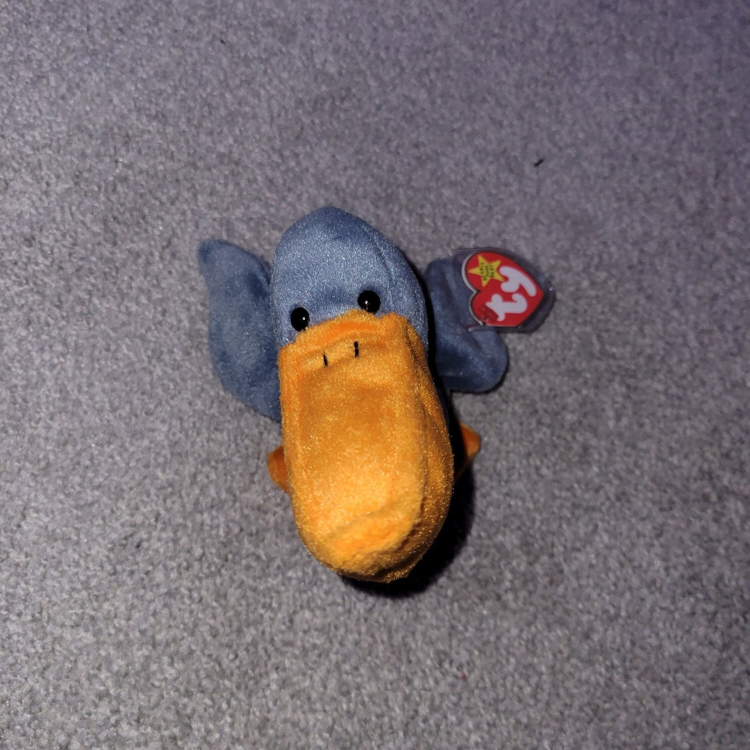 Authentic TY Beanie Baby Scoop the Pelican, Finding Nemo, Water Bird