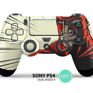 Könnte beinhalten: Eine individuell gestaltete Playstation 4 Controller-Haut mit einer Comic-Illustration eines Charakters in einem rot-schwarzen Anzug. Die Haut ist für den DualShock 4 Controller konzipiert.
