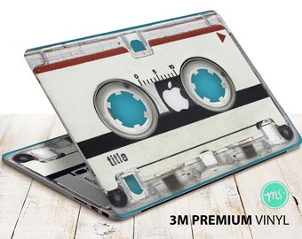 Adhesivo de vinilo 3M premium blanco con diseño de casete de audio vintage para todos los modelos de MacBook y otros portátiles.