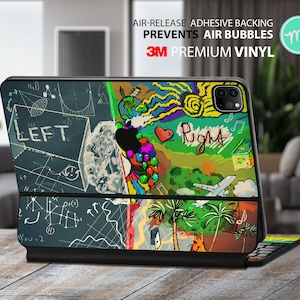 Könnte beinhalten: Eine farbenfrohe Laptop-Haut mit verschiedenen Kritzeleien und Illustrationen, darunter ein Herz, ein Flugzeug und die Wörter "Links" und "Rechts". Die Haut besteht aus 3M Premium-Vinyl und hat eine luftfreisetzende Kleberückseite, um Luftblasen zu vermeiden.