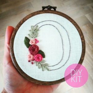 Floral initial embroidery kit - beginners embroidery kit - flower letter - floral letter - starter embroidery kit
