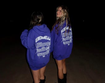 Sudadera con capucha de Bieberchella: morada, estampado de tinta blanca, talla unisex