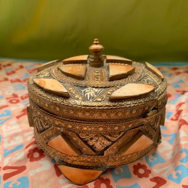 Vintage Moroccan trinket box with IVORY BONE  inlay, velvet lined inside Vintage key bowl with lid, Jewelry box