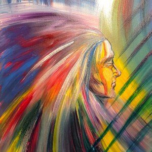 Puede incluir: Pintura abstracta de un rostro con pinceladas coloridas en tonos de rojo, amarillo, azul, verde y morado. El fondo es una mezcla de amarillo y verde con un halo blanco sobre la cabeza de la persona. La pintura está firmada "Art of Trista Studios".
