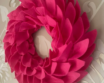 Felt leaf wreath Fushia pink 30cm joy in a wreath