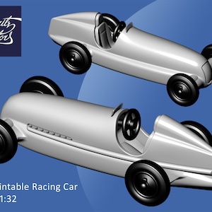 Puede incluir: Un modelo de coche de carreras imprimible en 3D en blanco con ruedas negras. El modelo se muestra en dos vistas, una de lado y otra desde arriba. El texto "Moritz Motors" es visible en la esquina superior izquierda de la imagen. El texto "Coche de carreras imprimible en 3D Escala 1:32" es visible en la parte inferior de la imagen.