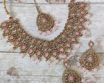 Baby pink hotsell jewellery set