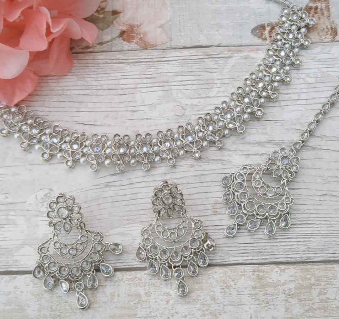 Asian choker hotsell necklace
