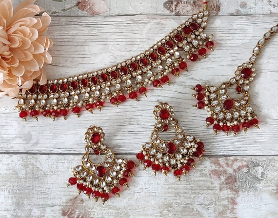 Maroon necklace on sale
