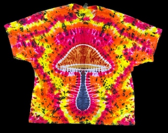 オーダーメイドの赤、オレンジ、黄色のタイダイマッシュルームTシャツ、アーシーマッシュルームシャツ、サイケデリックヒッピータイダイTシャツ、サイズS-3XLタイダイ
