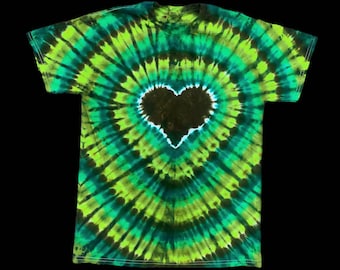 Made to order earthy green toned heart tie dye T-shirt . Earth toned hippie heart tie dye, green tie dye, nature shirt